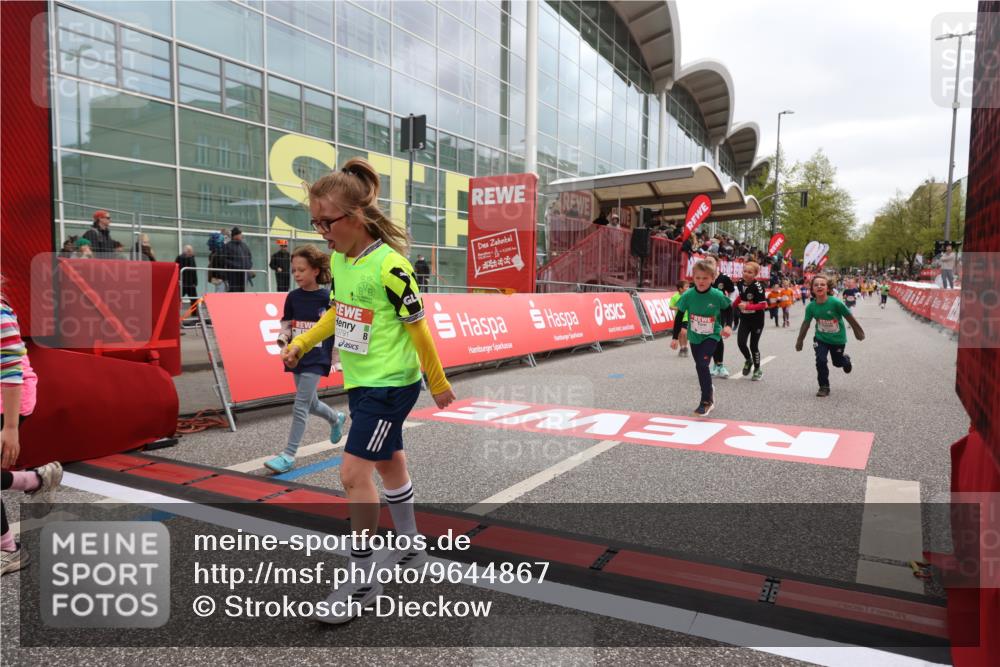 25.04.2026 - Das Zehntel Strokosch-Dieckow http://msf.ph/oto/9644867 25.04.2026 13:04:06 Ziel 10140, 10147, 10168, 10401, 10612, 10613, 10751, 10767, 10791, 11180, 11196, 11303, 11383, 11420, 11605, 11620, 12071, 12073, 12359, 12374, 12548, 12573, 12584, 12585, 12636 meine-sportfotos.de