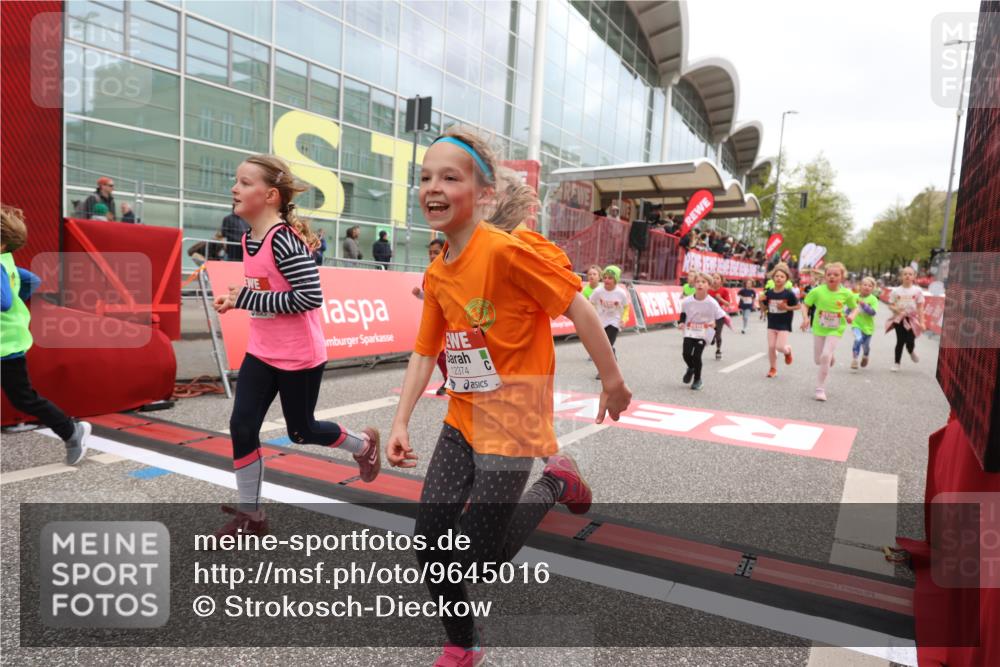 25.04.2026 - Das Zehntel Strokosch-Dieckow http://msf.ph/oto/9645016 25.04.2026 13:04:01 Ziel 10150, 10751, 10767, 11178, 11180, 11196, 11303, 11383, 11399, 11420, 11620, 11689, 11788, 11810, 12059, 12071, 12073, 12148, 12359, 12374, 12547, 12548, 12573, 12584, 12636, 12867, 12888, 12898, 12944 meine-sportfotos.de