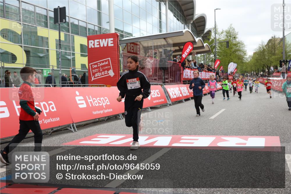 25.04.2026 - Das Zehntel Strokosch-Dieckow http://msf.ph/oto/9645059 25.04.2026 13:07:22 Ziel 10014, 10015, 10900, 10901, 10990, 12321, 12598, 12618, 12992 meine-sportfotos.de