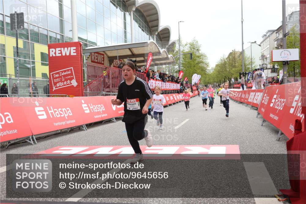 25.04.2026 - Das Zehntel Strokosch-Dieckow http://msf.ph/oto/9645656 25.04.2026 13:07:05 Ziel 10293, 10294, 10423, 10471, 10989, 11372, 11392, 11409, 11871, 13037 meine-sportfotos.de
