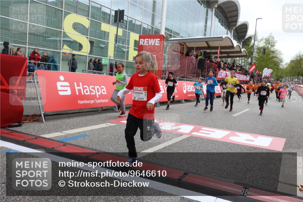 25.04.2026 - Das Zehntel Strokosch-Dieckow http://msf.ph/oto/9646610 25.04.2026 13:02:39 Ziel 10337, 10343, 10369, 10457, 10468, 10528, 10642, 10725, 10835, 10917, 10937, 10944, 11547, 11560, 11614, 11675, 11728, 11730, 11782, 11861, 12237, 12274, 12282, 12300, 12522, 12624, 12905, 12912 meine-sportfotos.de