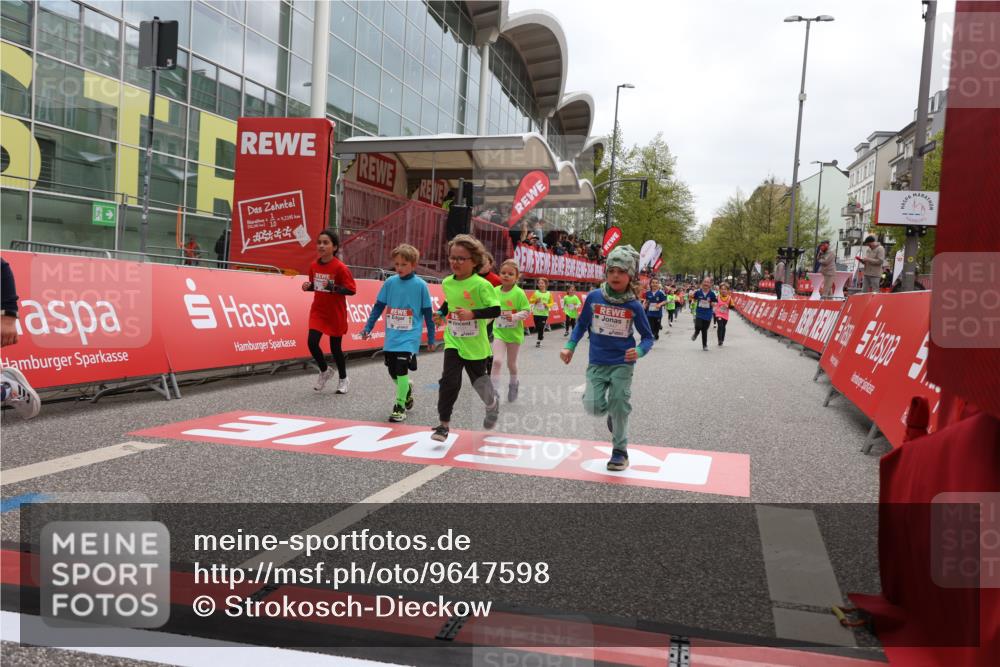 25.04.2026 - Das Zehntel Strokosch-Dieckow http://msf.ph/oto/9647598 25.04.2026 13:05:48 Ziel 10064, 10111, 10113, 10447, 10750, 10769, 10980, 11000, 11426, 12501, 12513, 12551, 12553 meine-sportfotos.de