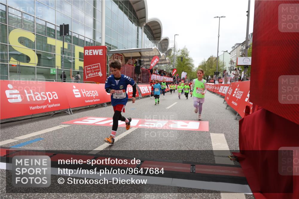 25.04.2026 - Das Zehntel Strokosch-Dieckow http://msf.ph/oto/9647684 25.04.2026 13:05:45 Ziel 10064, 10111, 10113, 10750, 11366, 11410, 11426, 11598, 12501, 12513 meine-sportfotos.de
