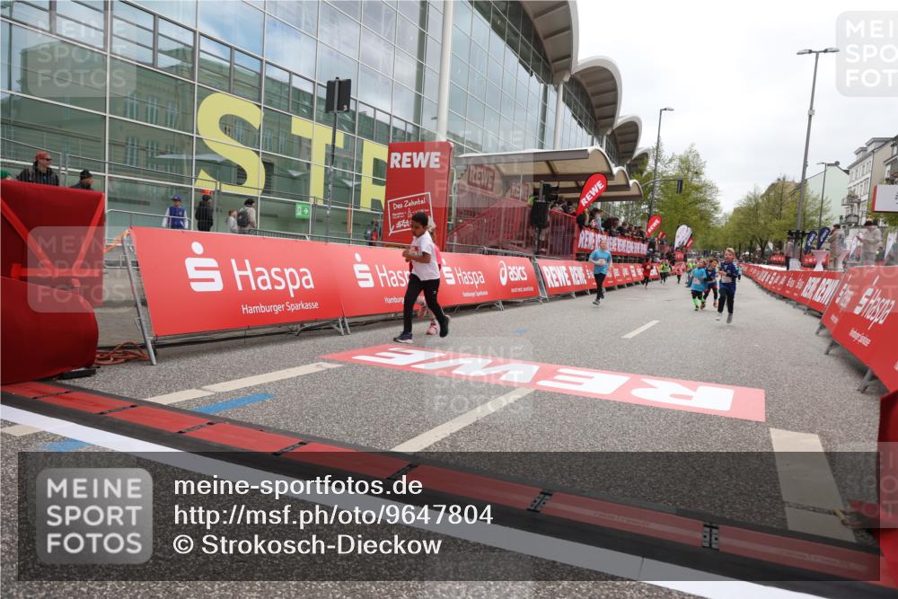 25.04.2026 - Das Zehntel Strokosch-Dieckow http://msf.ph/oto/9647804 25.04.2026 13:05:41 Ziel 10064, 10339, 10382, 10402, 10779, 10825, 10951, 11366, 11402, 11410, 11418, 11426, 11535, 11591, 11598, 11618 meine-sportfotos.de