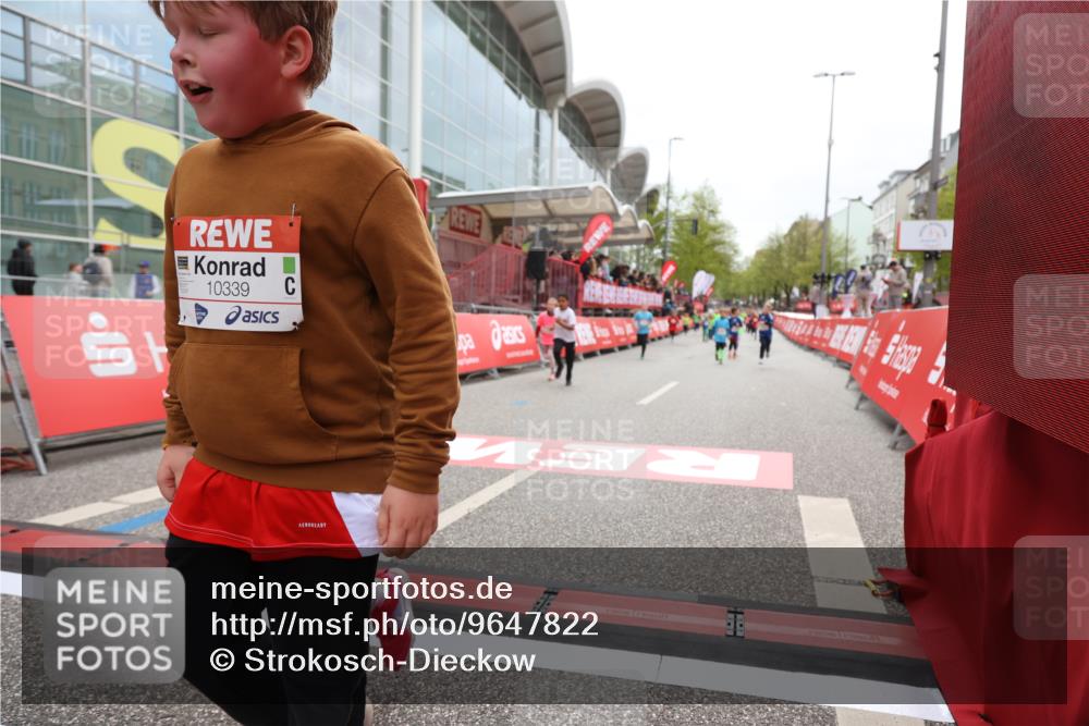 25.04.2026 - Das Zehntel Strokosch-Dieckow http://msf.ph/oto/9647822 25.04.2026 13:05:40 Ziel 10064, 10339, 10382, 10402, 10722, 10779, 10825, 10951, 11038, 11366, 11402, 11410, 11418, 11426, 11535, 11591, 11598, 11618 meine-sportfotos.de