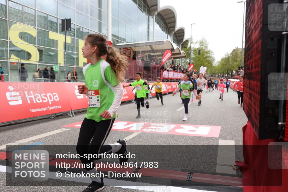 25.04.2026 - Das Zehntel Strokosch-Dieckow http://msf.ph/oto/9647983 25.04.2026 13:01:44 Ziel 10141, 10458, 10713, 10714, 10733, 10739, 10762, 10765, 11088, 11473, 11587, 11775, 11798, 11817, 12110, 12183, 12236, 12242, 12312, 12340, 12454, 12612, 12634, 12694, 12704, 12990 meine-sportfotos.de