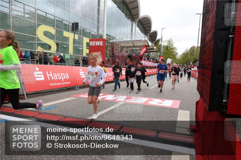 25.04.2026 - Das Zehntel Strokosch-Dieckow http://msf.ph/oto/9648343 25.04.2026 13:01:30 Ziel 10080, 10081, 10086, 10338, 10342, 10415, 10486, 10491, 10492, 10507, 10525, 10526, 10554, 10563, 10599, 10606, 10611, 10919, 11055, 11515, 11885, 12247, 12767, 12769, 12986, 13035 meine-sportfotos.de
