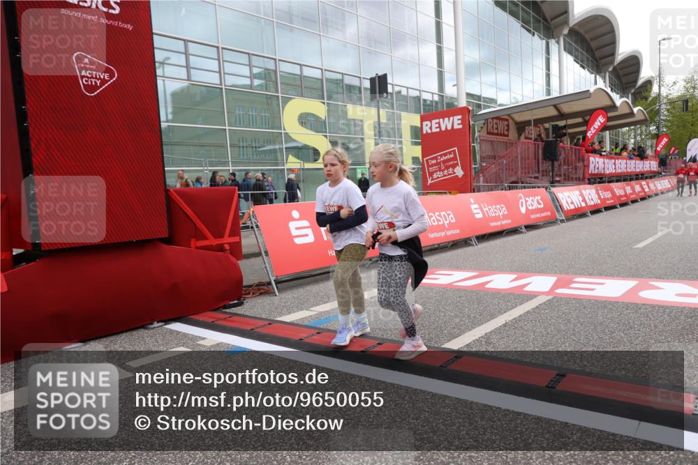 25.04.2026 - Das Zehntel Strokosch-Dieckow http://msf.ph/oto/9650055 25.04.2026 13:15:32 Ziel 11369, 11387 meine-sportfotos.de
