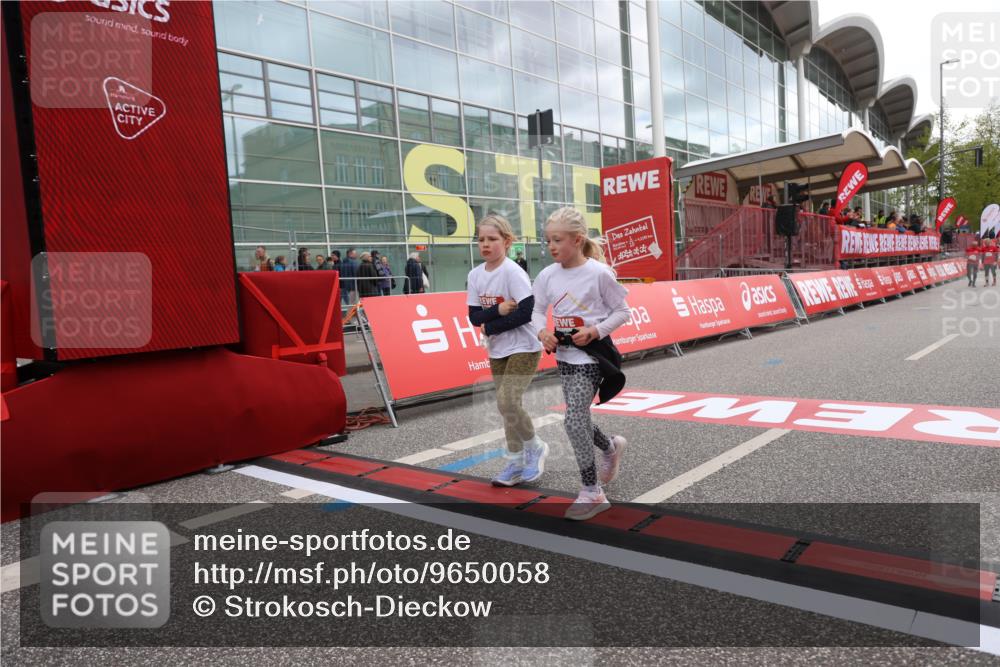 25.04.2026 - Das Zehntel Strokosch-Dieckow http://msf.ph/oto/9650058 25.04.2026 13:15:32 Ziel 11369, 11387 meine-sportfotos.de