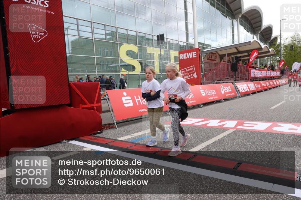 25.04.2026 - Das Zehntel Strokosch-Dieckow http://msf.ph/oto/9650061 25.04.2026 13:15:31 Ziel 11369, 11387 meine-sportfotos.de
