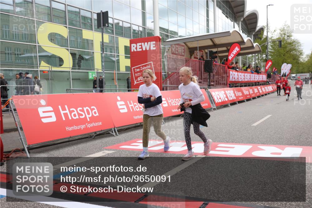 25.04.2026 - Das Zehntel Strokosch-Dieckow http://msf.ph/oto/9650091 25.04.2026 13:15:31 Ziel 11369, 11387 meine-sportfotos.de