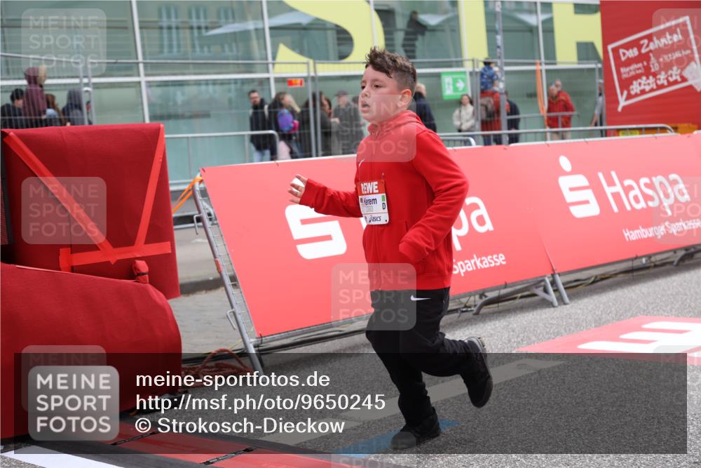 25.04.2026 - Das Zehntel Strokosch-Dieckow http://msf.ph/oto/9650245 25.04.2026 13:14:36 Ziel 12808, 12814, 12993, 12994 meine-sportfotos.de