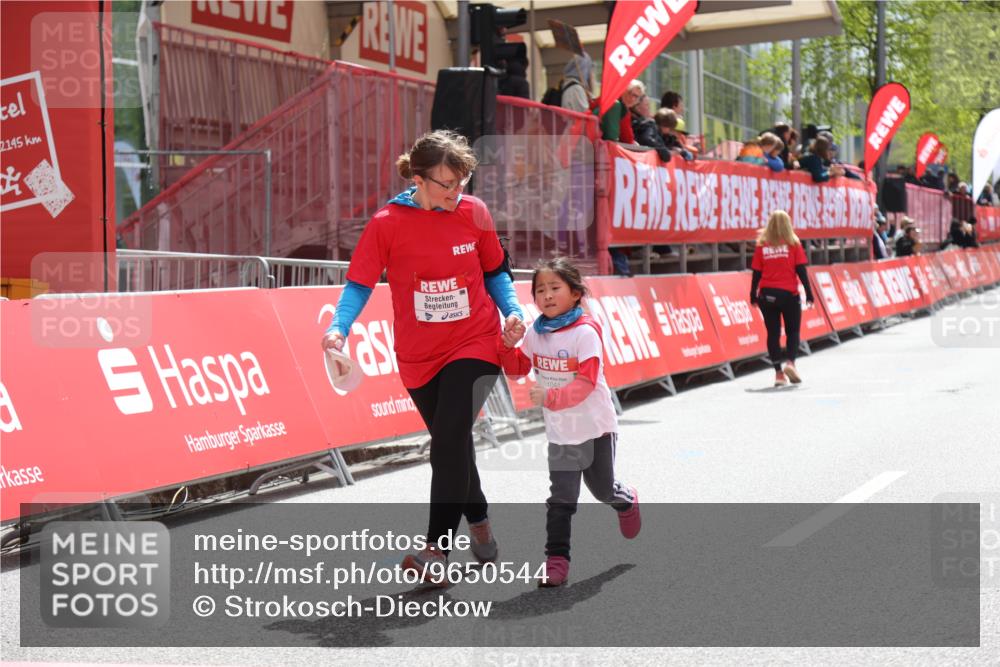 25.04.2026 - Das Zehntel Strokosch-Dieckow http://msf.ph/oto/9650544 25.04.2026 13:13:41 Ziel 11044, 11384 meine-sportfotos.de