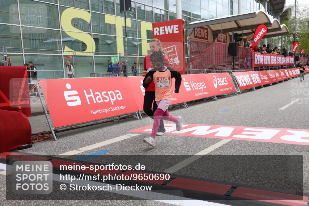 25.04.2026 - Das Zehntel Strokosch-Dieckow http://msf.ph/oto/9650690 25.04.2026 13:13:29 Ziel 10323, 11701 meine-sportfotos.de