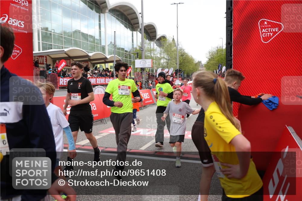 25.04.2026 - Das Zehntel Strokosch-Dieckow http://msf.ph/oto/9651408 25.04.2026 14:52:59 Ziel 15118, 15281, 15334, 15406, 15642, 15817, 15838, 15888, 15964, 16114, 16239, 16426, 16527, 16709, 16840, 17442, 17443, 17672, 17673, 17855, 17856, 17905, 17995, 18306 meine-sportfotos.de
