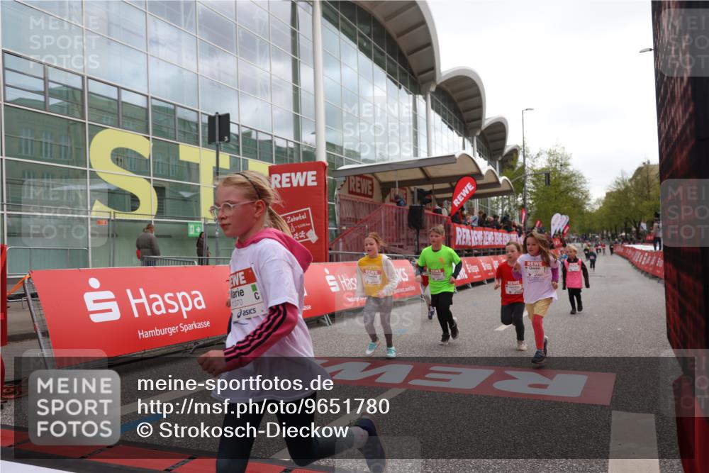 25.04.2026 - Das Zehntel Strokosch-Dieckow http://msf.ph/oto/9651780 25.04.2026 13:10:23 Ziel 10690, 10698, 10927, 10940, 10945, 11370, 11382, 12124, 12564, 12575, 12684, 12728, 12803 meine-sportfotos.de