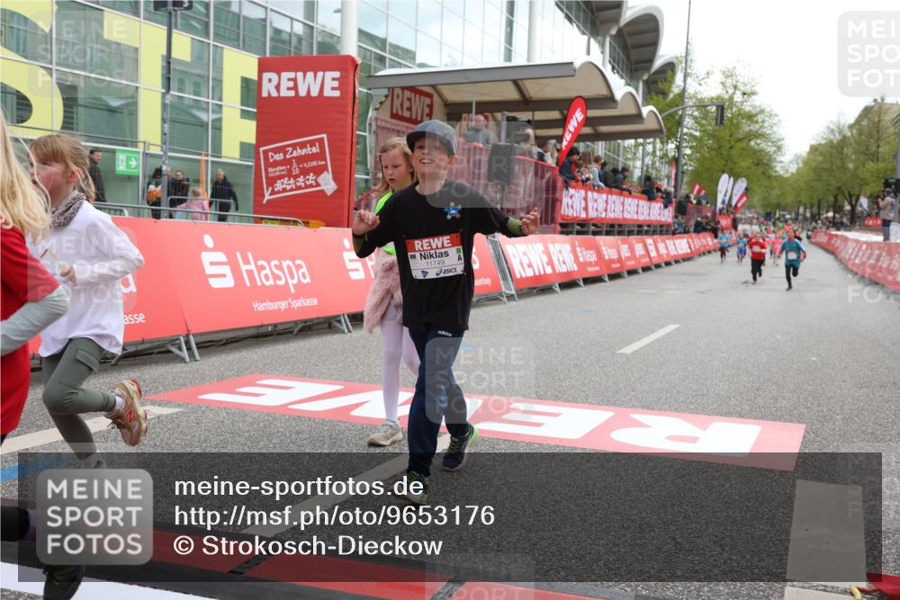 25.04.2026 - Das Zehntel Strokosch-Dieckow http://msf.ph/oto/9653176 25.04.2026 13:09:40 Ziel 10028, 10030, 10031, 10035, 10037, 10038, 10041, 11181, 11379, 11404, 11749, 12528, 12556, 12633 meine-sportfotos.de