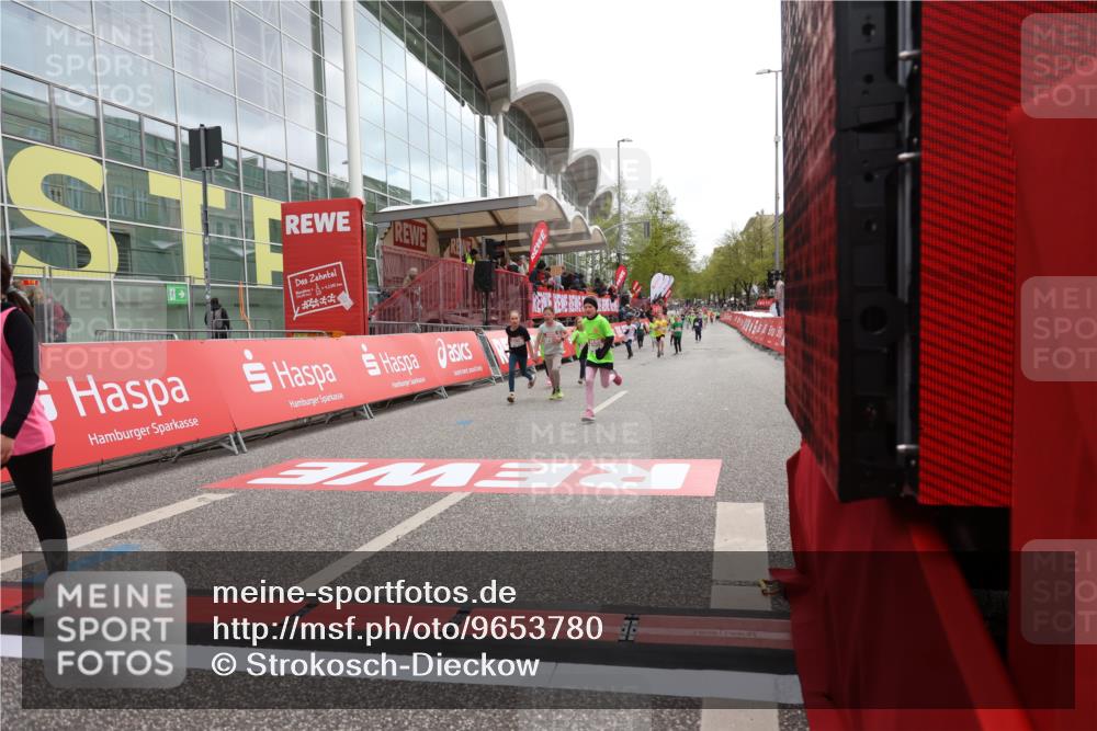 25.04.2026 - Das Zehntel Strokosch-Dieckow http://msf.ph/oto/9653780 25.04.2026 13:08:50 Ziel 10032, 10194, 10198, 10321, 10675, 10677, 11565, 11568, 12061, 12568 meine-sportfotos.de