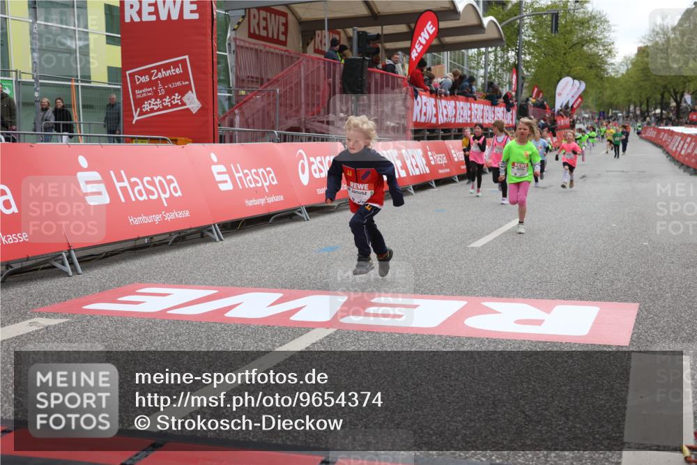 25.04.2026 - Das Zehntel Strokosch-Dieckow http://msf.ph/oto/9654374 25.04.2026 13:08:44 Ziel 10319, 10321, 10928, 10946, 12061, 12068, 12611, 12639, 12931 meine-sportfotos.de