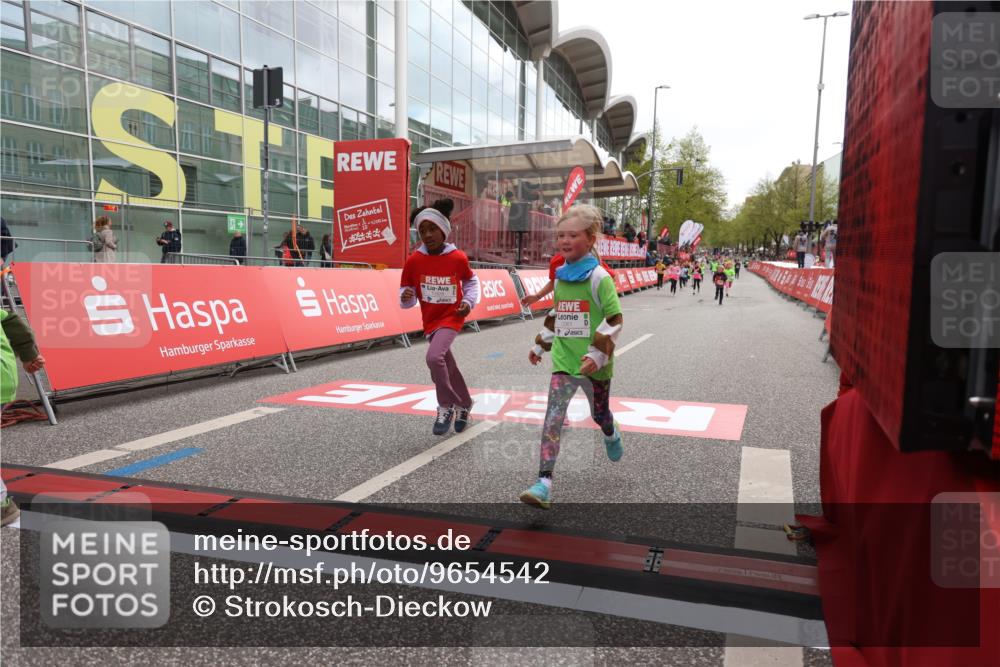 25.04.2026 - Das Zehntel Strokosch-Dieckow http://msf.ph/oto/9654542 25.04.2026 13:08:40 Ziel 10319, 10946, 12611, 12639, 12931 meine-sportfotos.de