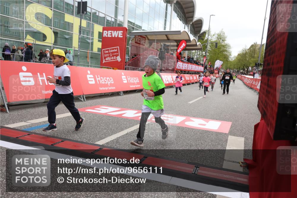 25.04.2026 - Das Zehntel Strokosch-Dieckow http://msf.ph/oto/9656111 25.04.2026 13:08:10 Ziel 10320, 11035, 11533, 11538, 11540, 11548, 12560, 12591, 12647, 12885 meine-sportfotos.de