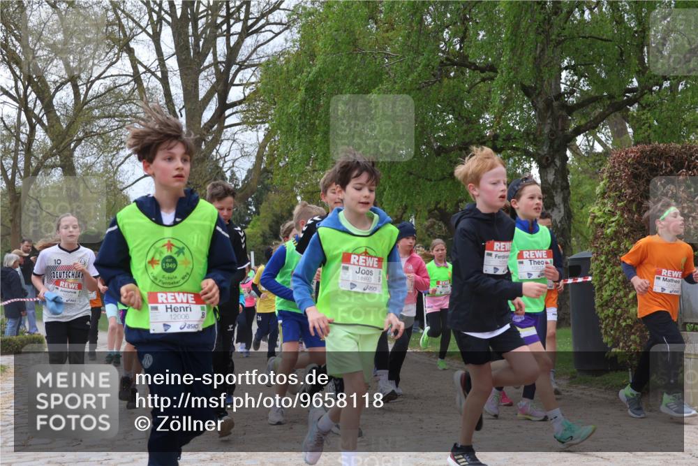 25.04.2026 - Das Zehntel Zöllner http://msf.ph/oto/9658118 25.04.2026 11:42:56 Laufen 10, 1949, 12006, 11990 meine-sportfotos.de