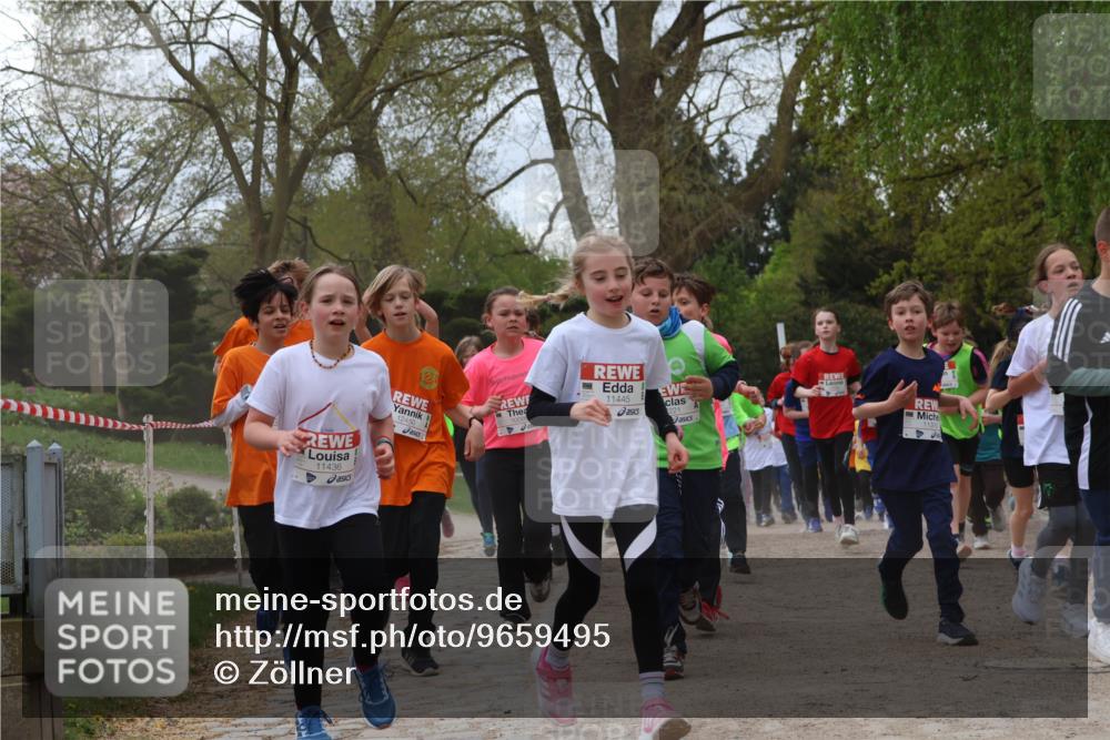 25.04.2026 - Das Zehntel Zöllner http://msf.ph/oto/9659495 25.04.2026 11:43:41 Laufen 11436, 12450, 10095, 11445, 221 meine-sportfotos.de