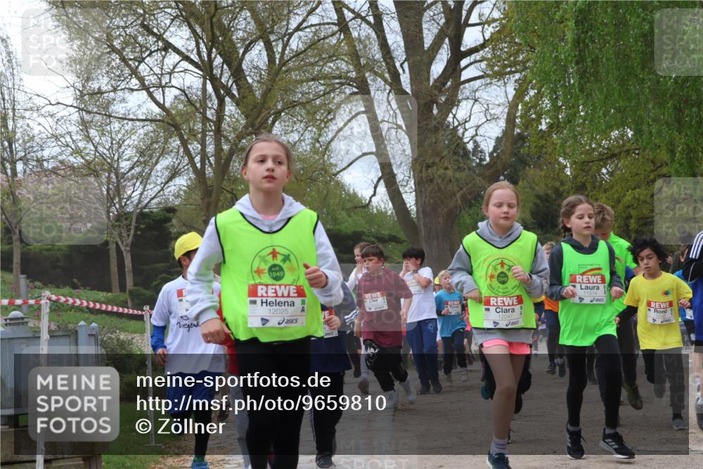 25.04.2026 - Das Zehntel Zöllner http://msf.ph/oto/9659810 25.04.2026 11:43:51 Laufen 1949, 12025, 1949, 12047, 11014 meine-sportfotos.de
