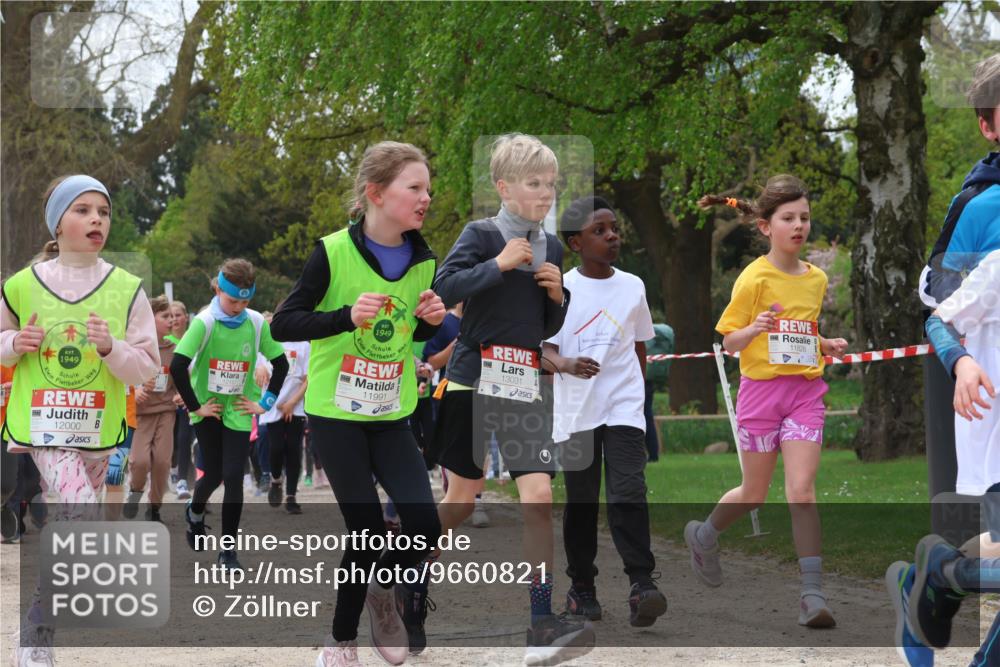 25.04.2026 - Das Zehntel Zöllner http://msf.ph/oto/9660821 25.04.2026 11:44:22 Laufen 1949, 12000, 1949, 11991, 1, 13031, 11828 meine-sportfotos.de