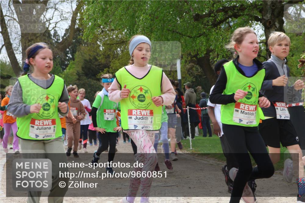 25.04.2026 - Das Zehntel Zöllner http://msf.ph/oto/9660851 25.04.2026 11:44:23 Laufen 1949, 11976, 1215, 1949, 12000, 4949, 11991, 13001 meine-sportfotos.de
