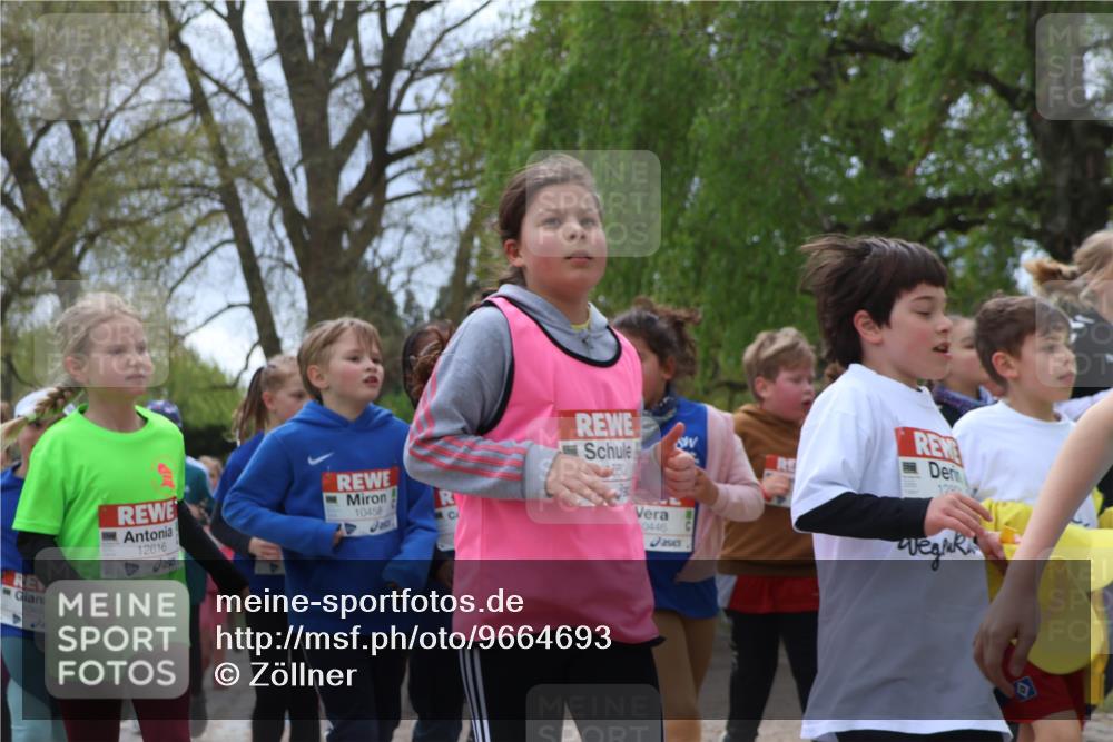 25.04.2026 - Das Zehntel Zöllner http://msf.ph/oto/9664693 25.04.2026 11:46:48 Laufen 1049, 12616, 10458, 0446, 1290 meine-sportfotos.de