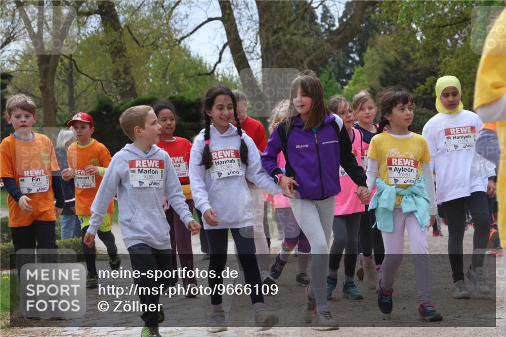 25.04.2026 - Das Zehntel Zöllner http://msf.ph/oto/9666109 25.04.2026 11:47:50 Laufen 12346, 12353, 10380, 994, 128, 10382, 10381, 11528 meine-sportfotos.de