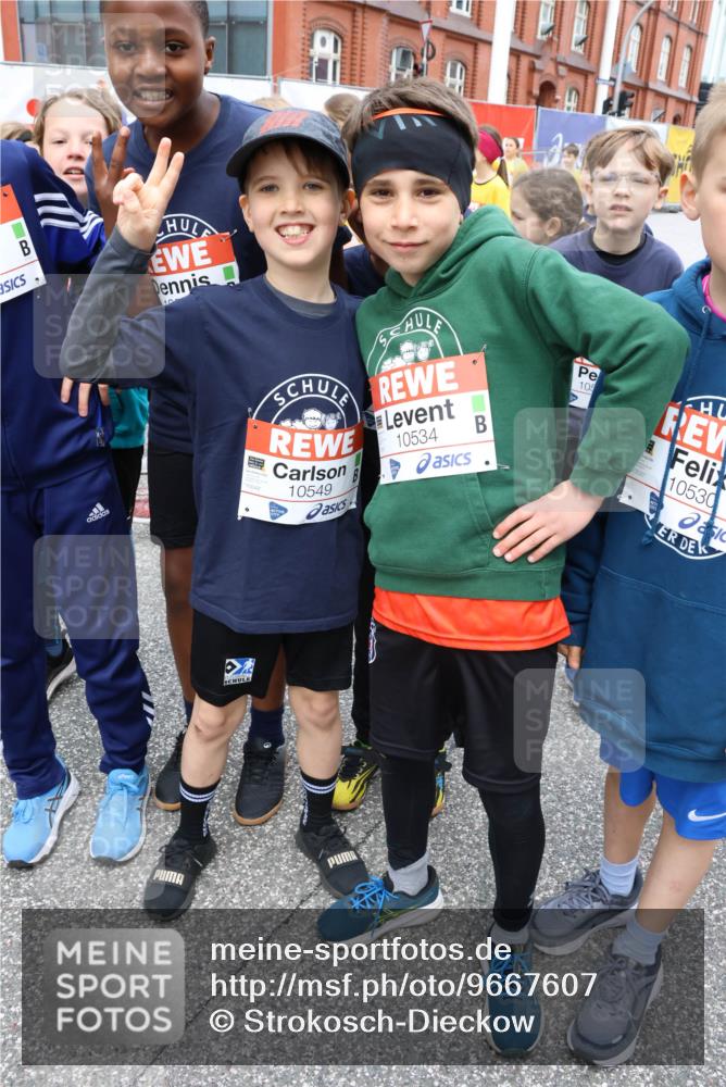 25.04.2026 - Das Zehntel Strokosch-Dieckow http://msf.ph/oto/9667607 25.04.2026 12:09:44 Allgemein zum Event 10549, 10534, 105, 10530 meine-sportfotos.de
