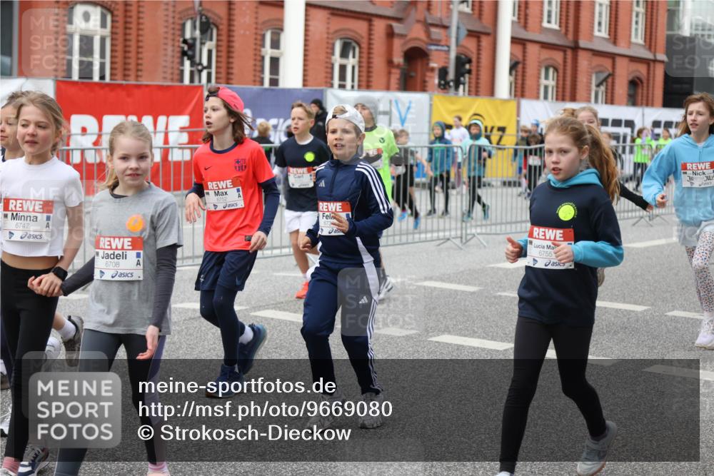 25.04.2026 - Das Zehntel Strokosch-Dieckow http://msf.ph/oto/9669080 25.04.2026 10:05:33 Allgemein zum Event 6747, 6708, 6752, 673, 6755 meine-sportfotos.de