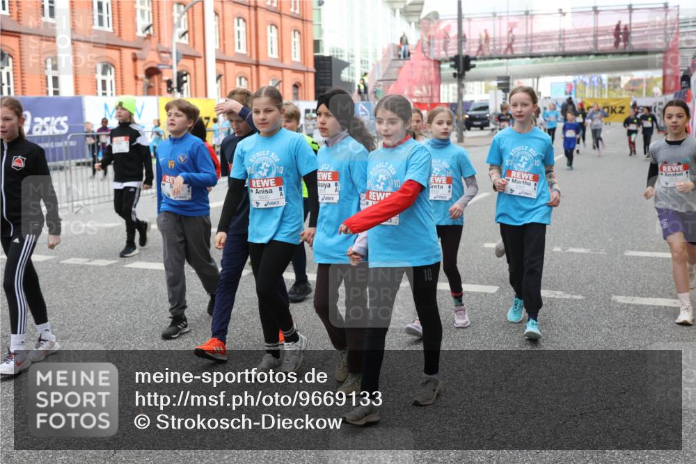 25.04.2026 - Das Zehntel Strokosch-Dieckow http://msf.ph/oto/9669133 25.04.2026 10:07:08 Allgemein zum Event 10, 6930, 20, 10 meine-sportfotos.de
