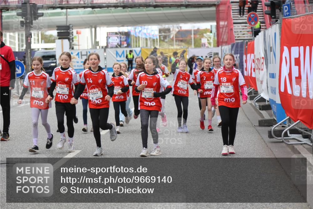25.04.2026 - Das Zehntel Strokosch-Dieckow http://msf.ph/oto/9669140 25.04.2026 10:07:39 Allgemein zum Event 11, 14, 30, 10, 18 meine-sportfotos.de