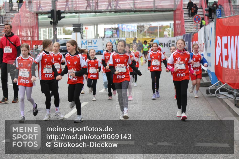 25.04.2026 - Das Zehntel Strokosch-Dieckow http://msf.ph/oto/9669143 25.04.2026 10:07:41 Allgemein zum Event 11, 7, 5324, 14, 30, 17, 10, 5326, 18, 16 meine-sportfotos.de