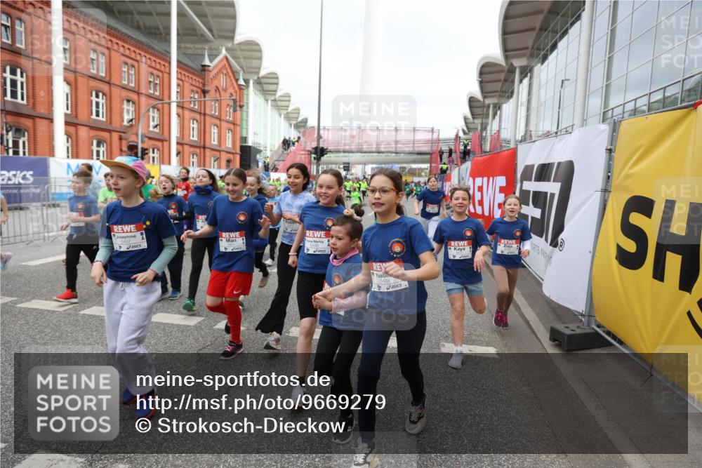 25.04.2026 - Das Zehntel Strokosch-Dieckow http://msf.ph/oto/9669279 25.04.2026 10:11:57 Allgemein zum Event 5437, 5436, 5434 meine-sportfotos.de