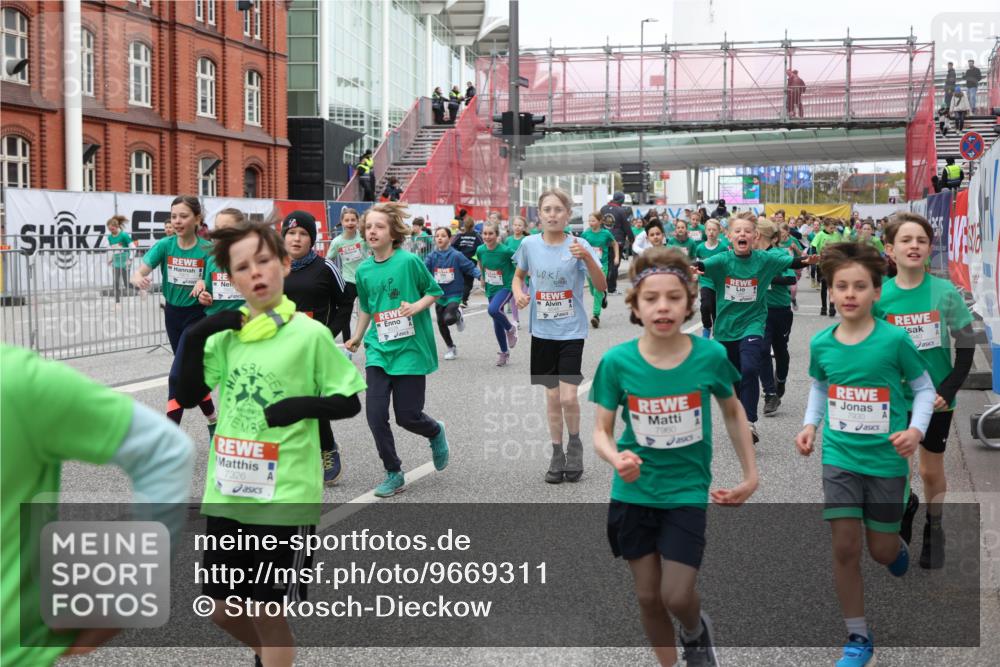 25.04.2026 - Das Zehntel Strokosch-Dieckow http://msf.ph/oto/9669311 25.04.2026 10:12:26 Allgemein zum Event 7326, 7960, 7930 meine-sportfotos.de