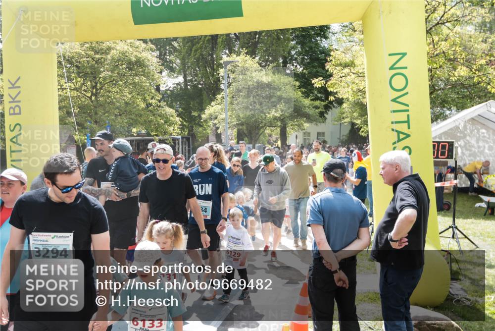 09.05.2026 - Störlauf H.Heesch http://msf.ph/oto/9669482 09.05.2026 13:03:39 Ziel 3294, 6133, 34, 6129 meine-sportfotos.de