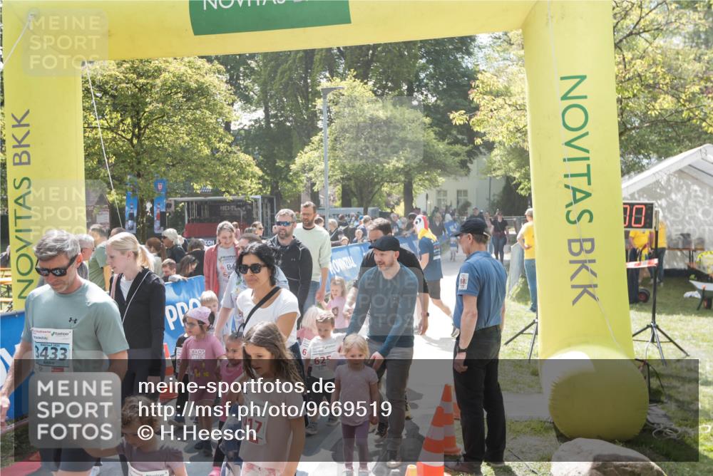 09.05.2026 - Störlauf H.Heesch http://msf.ph/oto/9669519 09.05.2026 13:04:43 Ziel 3433, 15, 6, 62, 8 meine-sportfotos.de