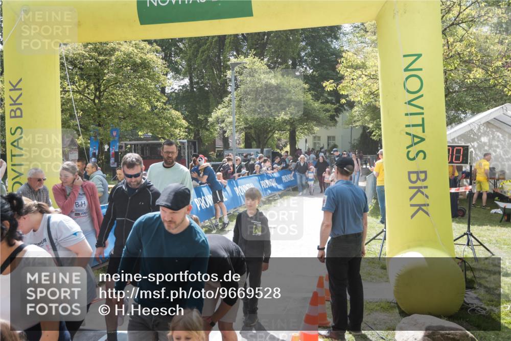 09.05.2026 - Störlauf H.Heesch http://msf.ph/oto/9669528 09.05.2026 13:04:46 Ziel 130 meine-sportfotos.de