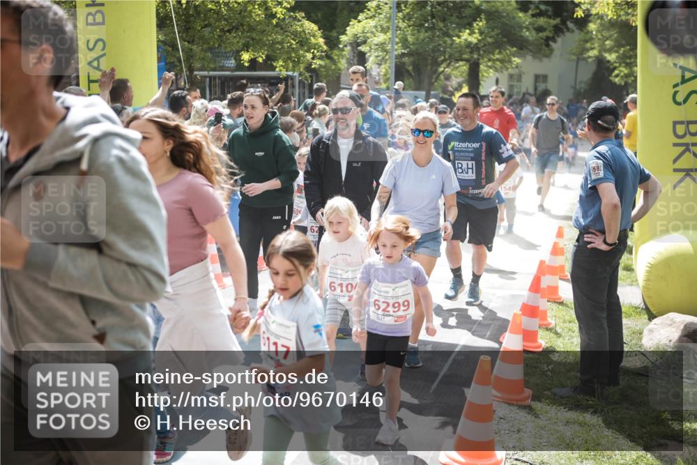 09.05.2026 - Störlauf H.Heesch http://msf.ph/oto/9670146 09.05.2026 13:02:30 Ziel 610, 6299, 22, 199 meine-sportfotos.de