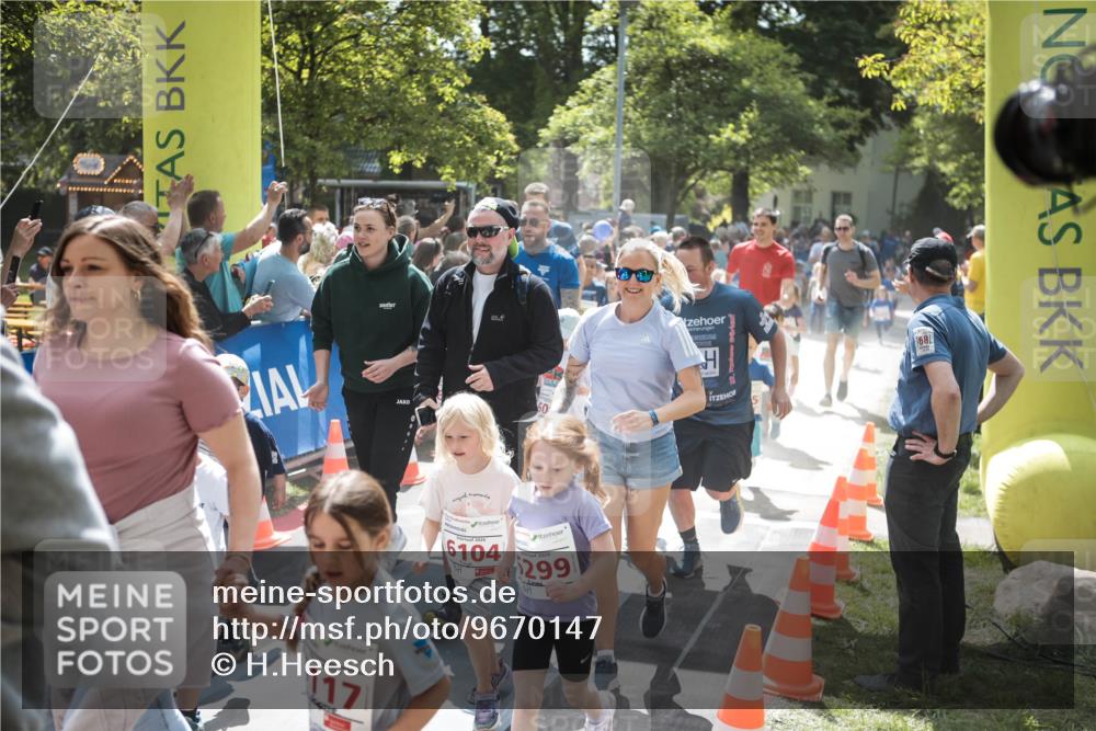 09.05.2026 - Störlauf H.Heesch http://msf.ph/oto/9670147 09.05.2026 13:02:30 Ziel 117, 6104, 299, 22 meine-sportfotos.de