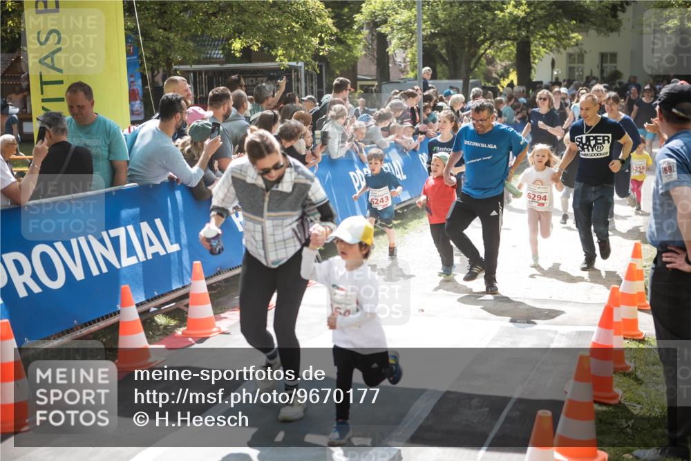 09.05.2026 - Störlauf H.Heesch http://msf.ph/oto/9670177 09.05.2026 13:02:44 Ziel 6243, 3, 6294, 6256, 1681 meine-sportfotos.de
