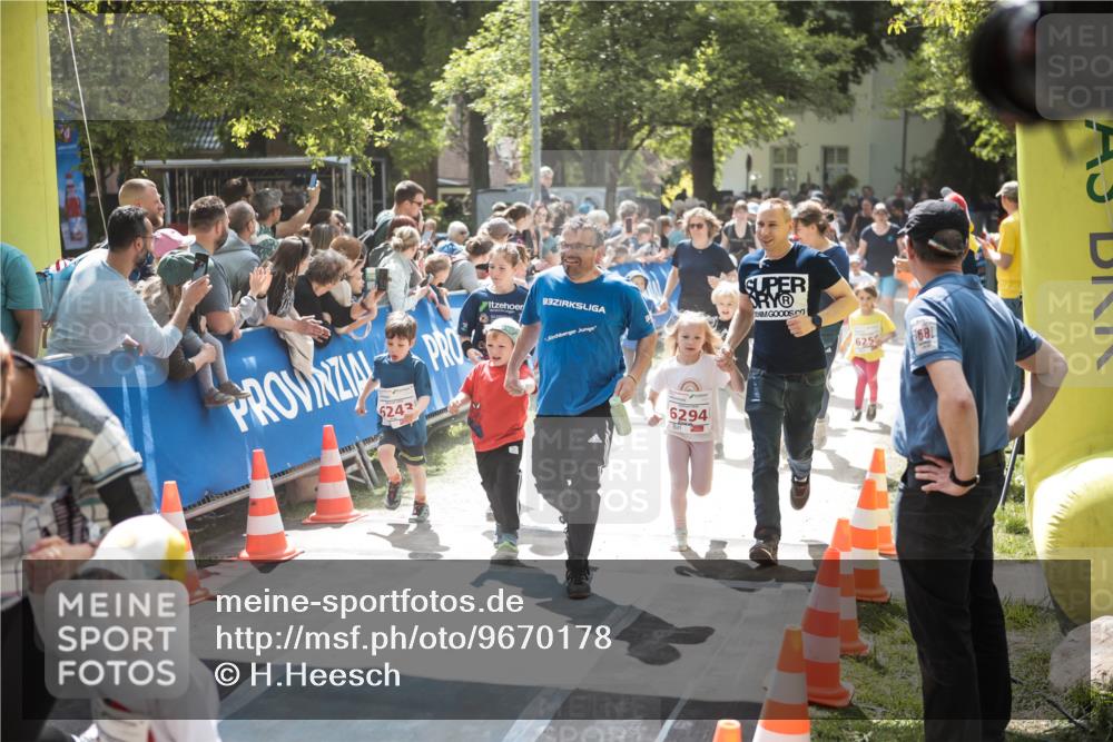 09.05.2026 - Störlauf H.Heesch http://msf.ph/oto/9670178 09.05.2026 13:02:44 Ziel 243, 3, 6294, 625, 681 meine-sportfotos.de