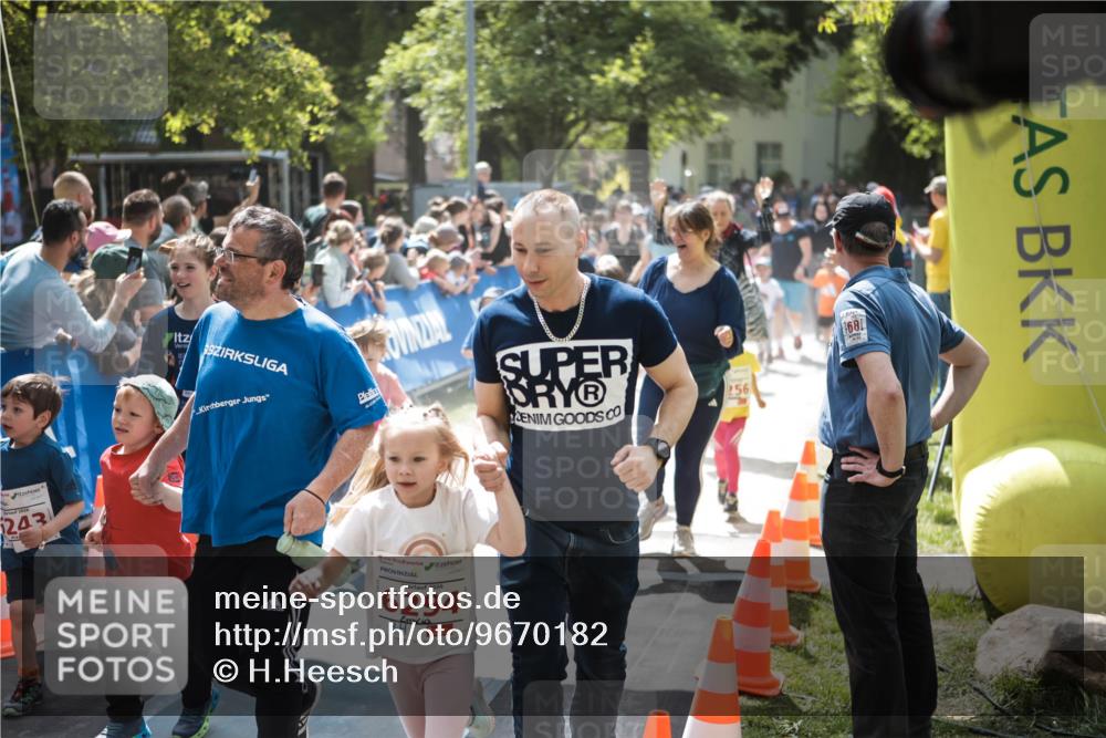 09.05.2026 - Störlauf H.Heesch http://msf.ph/oto/9670182 09.05.2026 13:02:46 Ziel 243, 38, 2026, 6294, 0, 68, 256 meine-sportfotos.de