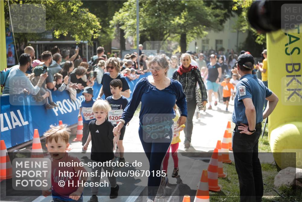 09.05.2026 - Störlauf H.Heesch http://msf.ph/oto/9670185 09.05.2026 13:02:47 Ziel 6064, 6200, 68 meine-sportfotos.de