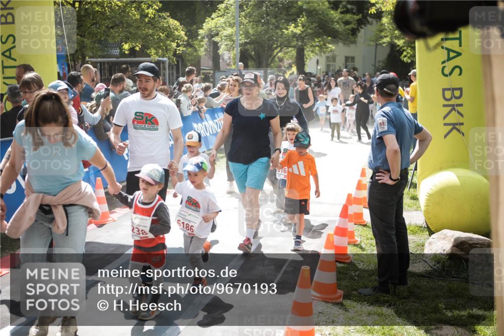 09.05.2026 - Störlauf H.Heesch http://msf.ph/oto/9670193 09.05.2026 13:02:51 Ziel 6186 meine-sportfotos.de