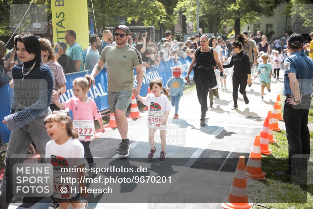 09.05.2026 - Störlauf H.Heesch http://msf.ph/oto/9670201 09.05.2026 13:02:55 Ziel 6161, 3, 1, 2026, 6277, 6159, 68 meine-sportfotos.de